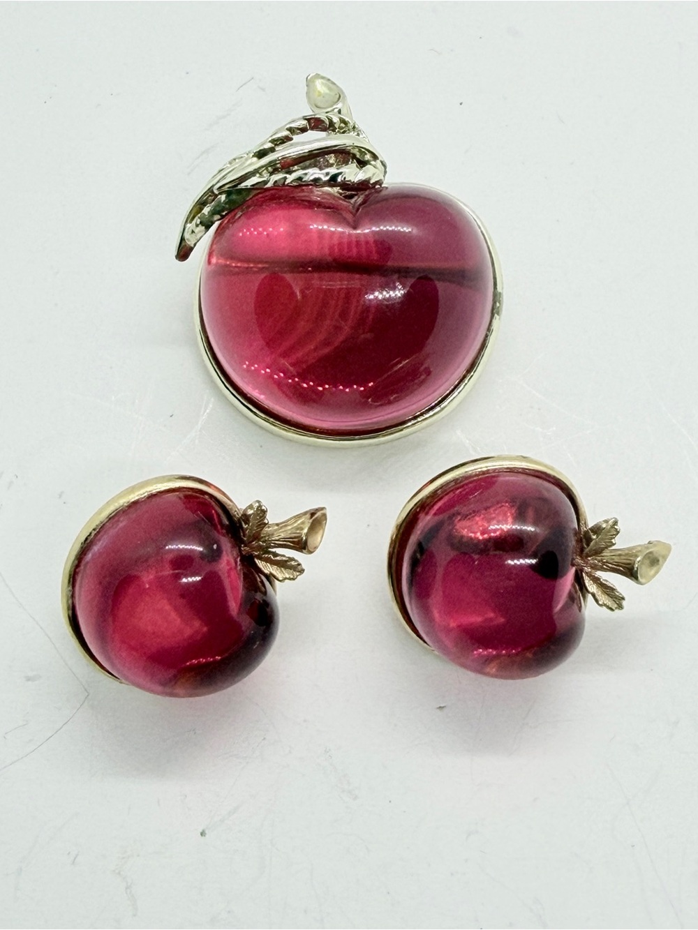 Vintage Sarah Cov. Red Pink Apple Jelly Belly Brooch & Clip On Earrings Set